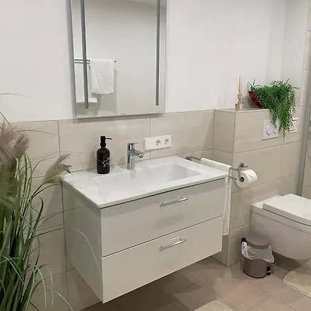 Neu Umgebaute Seefried Appartement *